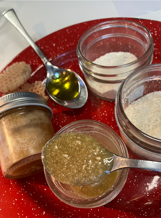 Recipe: Oatmeal Honey Lip Scrub